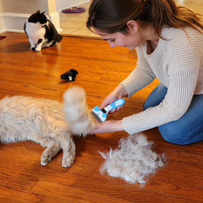 Mildshave® Self-Cleaning Pet Deshedding Brush